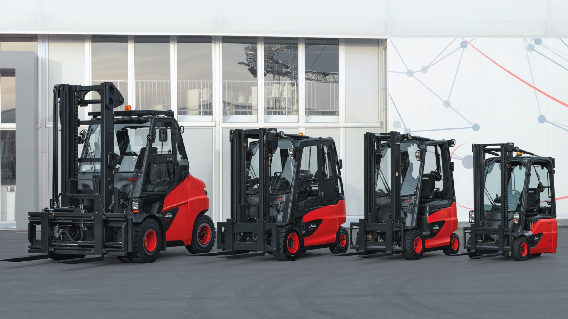 Carrelli elevatori LINDE in vendita presso la Bregoli Group srl concessionaria esclusiva per Ferrara e Rovigo. Soluzioni di Logistica
