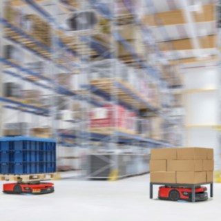 Carrelli AGV e AMR per Iperammortamento