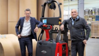 Daniel Werner e Franz Ettel sono entusiasti del bilancio delle prestazioni del progetto di automazione.