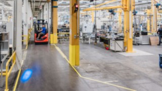 Carrelli retrattili Linde con Linde BlueSpot