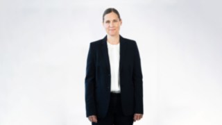 Dott.ssa Karoline Jung-Senssfelder, membro della direzione di Linde Material Handling Dott.ssa Karoline Jung-Senssfelder, membro della direzione di Linde Material Handling