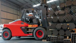 Le forche per tubi in azione.