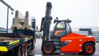 Linde completa la gamma dei frontali elettrici presentando i nuovi modelli da 10 a 18 tonnellate