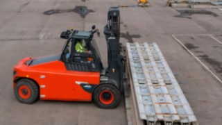 Linde completa la gamma dei frontali elettrici presentando i nuovi modelli da 10 a 18 tonnellate