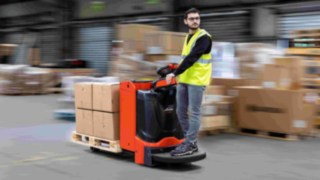 Linde mh presenta i nuovi transpallet t16 p e t20 p con pedana ripiegabile