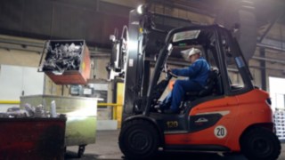 Carrello elevatore a diesel H30 - trasmissione idrostatica Carrello elevatore a diesel H30 in uso alla Bohai Trimet Automotive