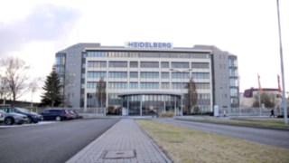 Video sull’impiego di carrelli commissionatori e Load Train di Linde presso Heidelberger Druckmaschinen AG Video sull’impiego di carrelli commissionatori e Load Train di Linde presso Heidelberger Druckmaschinen AG