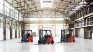 I carrelli elevatori a marchio Linde Material Handling sono gli aiutanti numero uno nell'intralogistica.