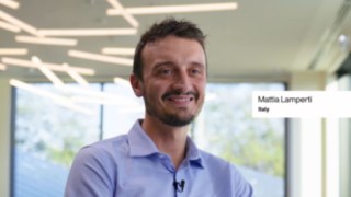 I project manager provenienti da diversi paesi europei descrivono il loro lavoro nel campo dell'automazione nell'intralogistica.
